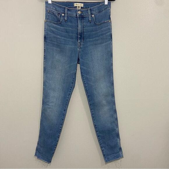 COPY - Madewell 10" High-Rise Skinny Raw Hem Jeans
Highview Wash Size 30 - Picture 4 of 13